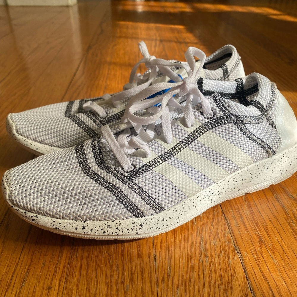 Adidas Women’s Sneakers Sz. 7 -Brand New w/Tags! Comfortable!